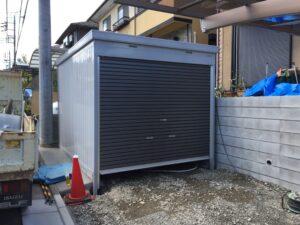 大型オートバイの車庫。八王子ホーメストタウン