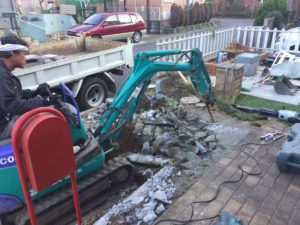 駐車場を広げて小型車を2台駐車。工事例と費用八王子ゆりの木