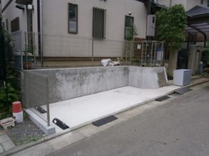 八王子市払い下げのごみ置き場を駐車場