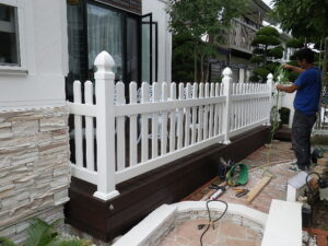 ウリン材でウッドデッキ工事例と費用のご紹介。八王子市めじろ台