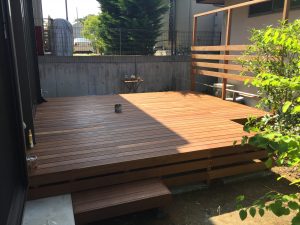 日野市日野台で、30年耐久のウリン材で作ったウッドデッキ工事例と価格