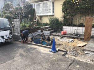 軽自動車サイズの駐車場をお庭に作った工事方法と費用のご紹介