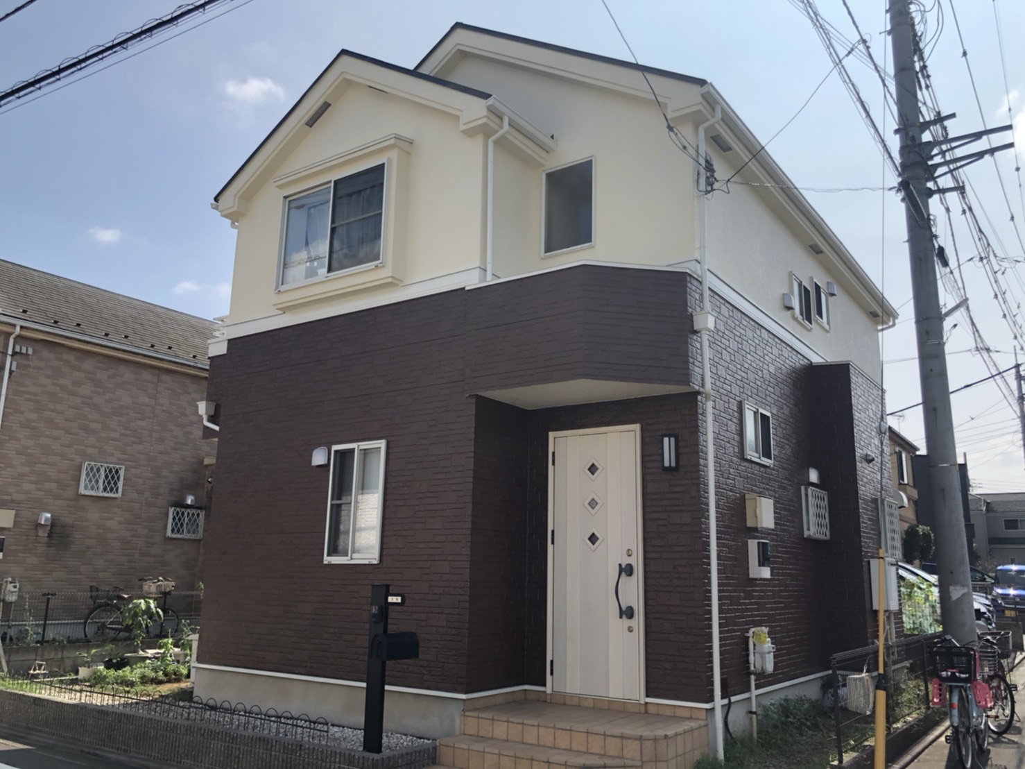 戸建て住宅の外壁塗装完了後の外観写真